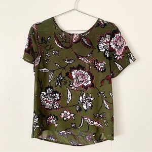 | philosophy • floral back slit print top • size xs |